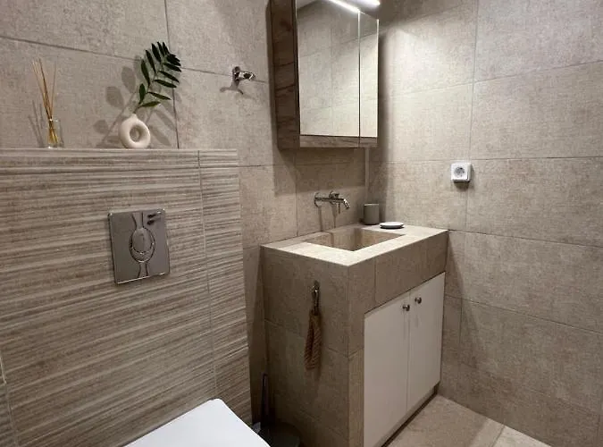 Calm Joy & J - New Bird Apartamento *