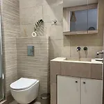 Calm Joy & J - New Bird Apartment Ermoupoli