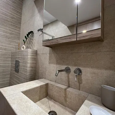 Calm Joy & J - New Bird Apartment Ermoupoli